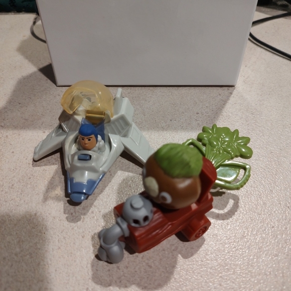 Lot features two Disney Pixar moving vehicles from the popular Toy Story Buzz - Picture 2 of 9